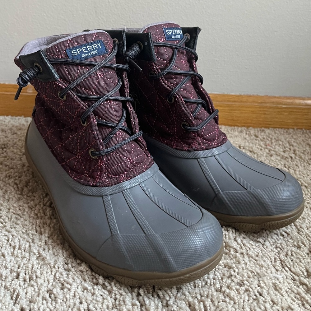 Sperry Duck Boots // Burgundy & Gray // Size: 7.5